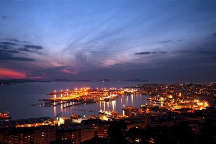 centro de vigo con parking gratis Vigo Exterior foto